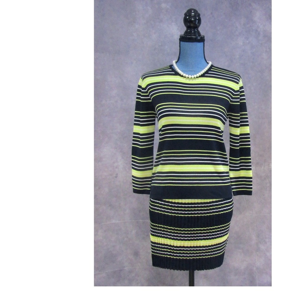English Factory Pleated Skirt w/ Top Suit Set S